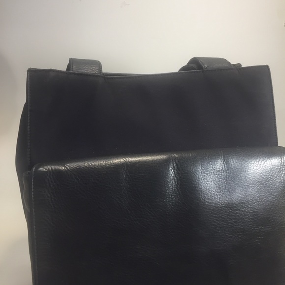 Hobo (International) Black Leather Tall Tote - Picture 6 of 15
